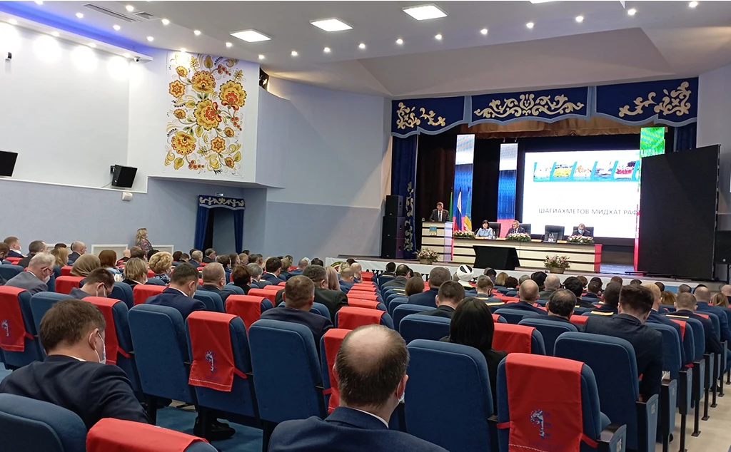 Выступление руководителя ООО «ДорХан 21 век — Казань» Антонова К.В. (Татарстан).jpg Выступление руководителя ООО «ДорХан 21 век — Казань» Антонова К.В. (Татарстан).jpg